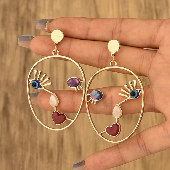Abstract Pendant Face Earrings ✨✨ - Picture 3 of 5
